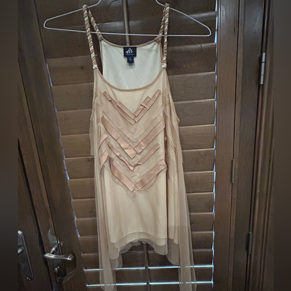 NWOT AUTHENTIC ICON TANK Layered Sleeveless Top. Stunning!